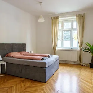 living-apartments-schonbrunn.vienna-besthotels.com/