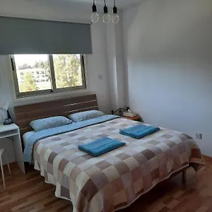 private-room-in-shared-apartment-near-larnaca-airport.protaras-cy-hotels.com/